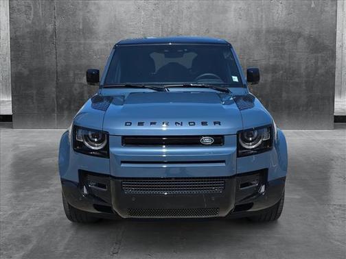 2025 Land Rover Defender 110 P500 X-Dynamic SE