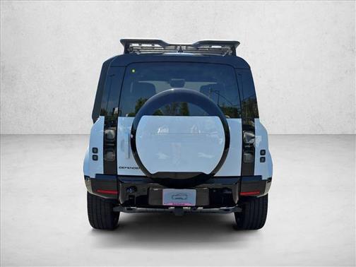 Fuji White 2026 Land Rover Defender P400 X-Dynamic SE