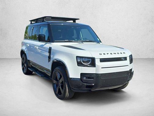 Fuji White 2026 Land Rover Defender P400 X-Dynamic SE