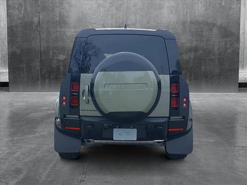 2025 Land Rover Defender 110 P400 X-Dynamic SE