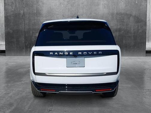 2025 Land Rover Range Rover P530 SE