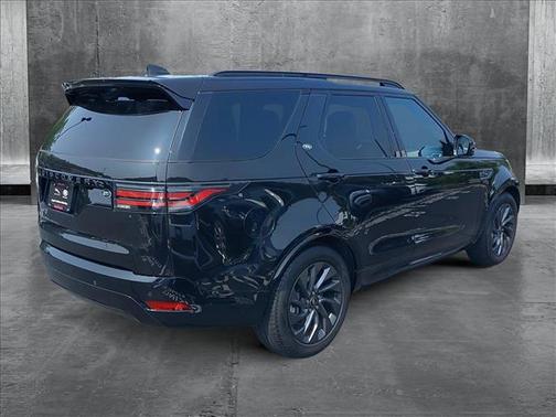 2023 Land Rover Discovery P300 S R-Dynamic