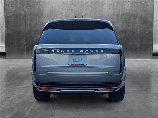 2025 Land Rover Range Rover P530 SE
