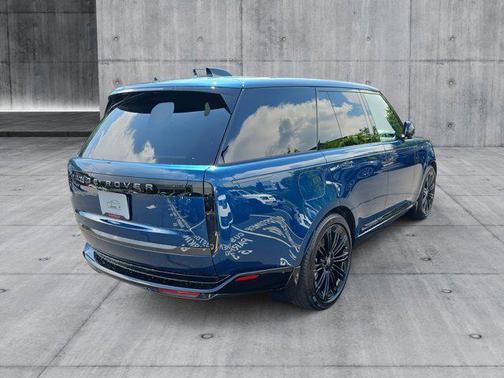 2025 Land Rover Range Rover P530 SE