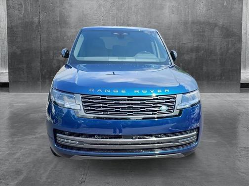 2025 Land Rover Range Rover P530 SE