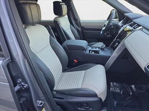 2024 Land Rover Discovery Dynamic SE