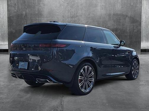 2025 Land Rover Range Rover Sport SE