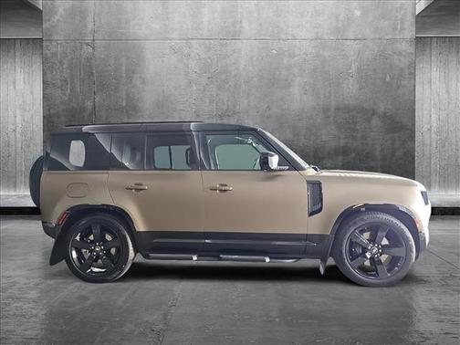 2025 Land Rover Defender 110 P400 X-Dynamic SE