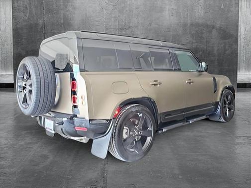 2025 Land Rover Defender 110 P400 X-Dynamic SE