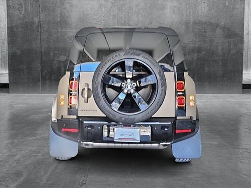 2025 Land Rover Defender 110 P400 X-Dynamic SE