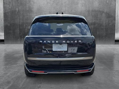 2025 Land Rover Range Rover P530 SE