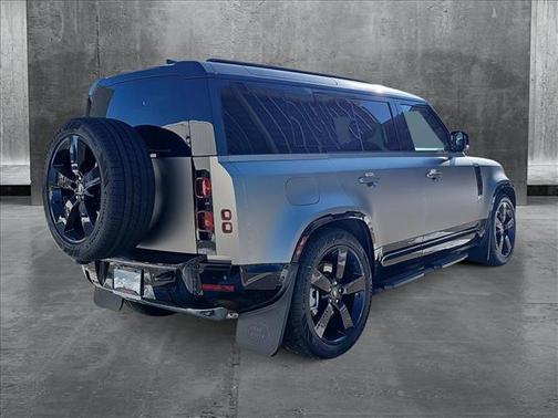 2025 Land Rover Defender 110 P400 X-Dynamic SE
