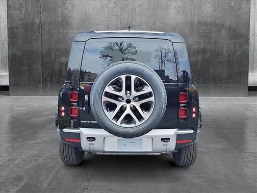 2025 Land Rover Defender 110 P300