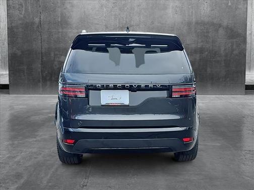 2025 Land Rover Discovery P300 Dynamic SE