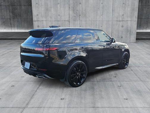 2025 Land Rover Range Rover Sport SE