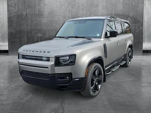 2025 Land Rover Defender 130 P400 X-Dynamic SE