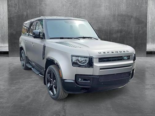 2025 Land Rover Defender 130 P400 X-Dynamic SE