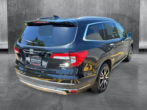 2019 Honda Pilot Touring 8-Passenger