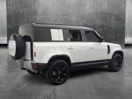 2025 Land Rover Defender 110 P300