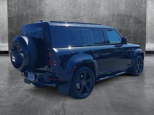2025 Land Rover Defender 110 P400 X-Dynamic SE