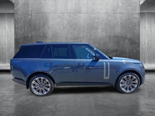 2025 Land Rover Range Rover P530 SE