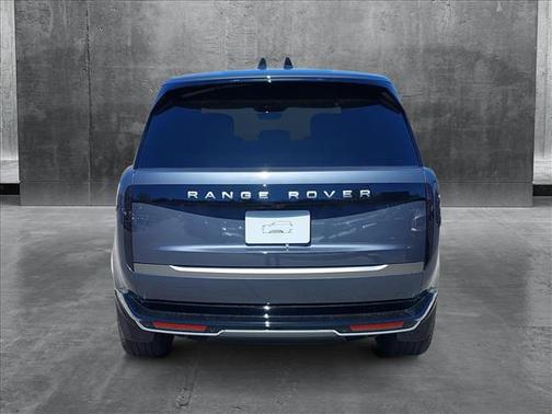 2025 Land Rover Range Rover P530 SE