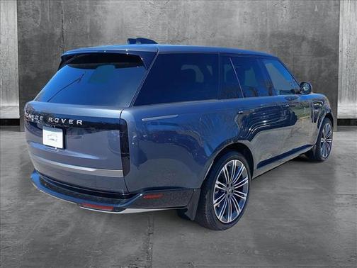 2025 Land Rover Range Rover P530 SE