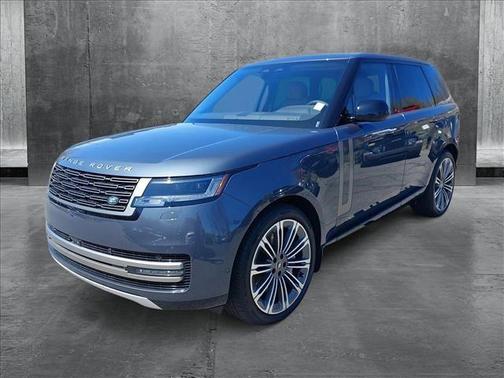 2025 Land Rover Range Rover P530 SE