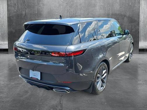 2025 Land Rover Range Rover Sport SE
