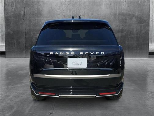 2025 Land Rover Range Rover P530 SE