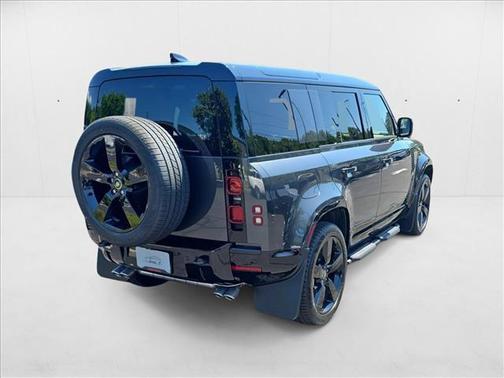 2025 Land Rover Defender 110 P500 X-Dynamic SE