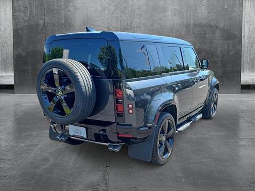 2025 Land Rover Defender 110 P500 X-Dynamic SE