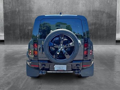 2025 Land Rover Defender 110 P500 X-Dynamic SE