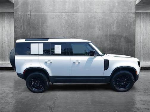 2025 Land Rover Defender 110 P300