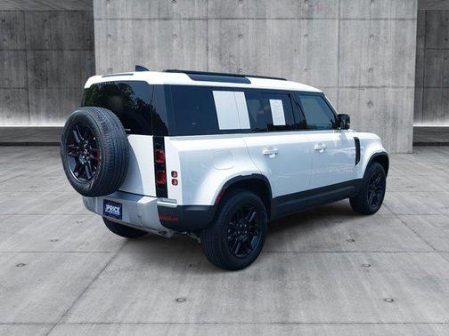 2025 Land Rover Defender 110 P300