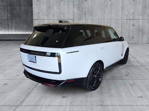 2025 Land Rover Range Rover P530 SE