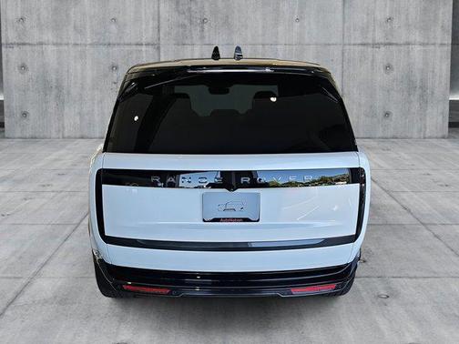 2025 Land Rover Range Rover P530 SE