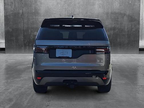 2025 Land Rover Discovery P360 Dynamic SE