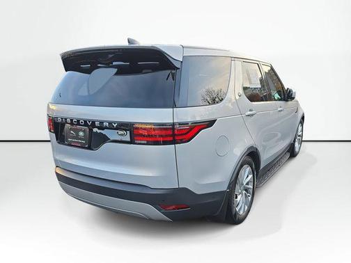 2022 Land Rover Discovery P300 S