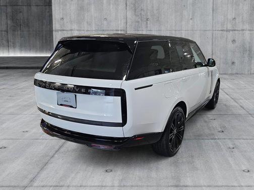 2025 Land Rover Range Rover P400 SE