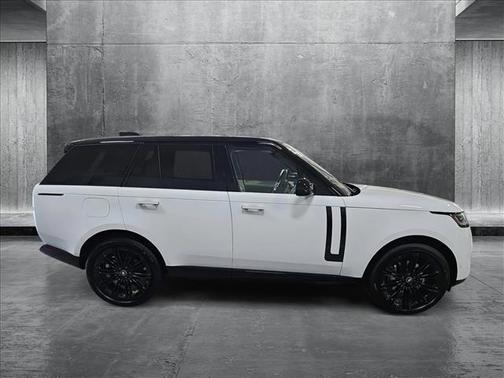2025 Land Rover Range Rover P400 SE