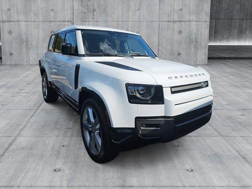 2025 Land Rover Defender X-Dynamic SE