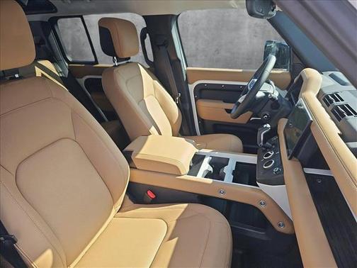 2025 Land Rover Defender X-Dynamic SE