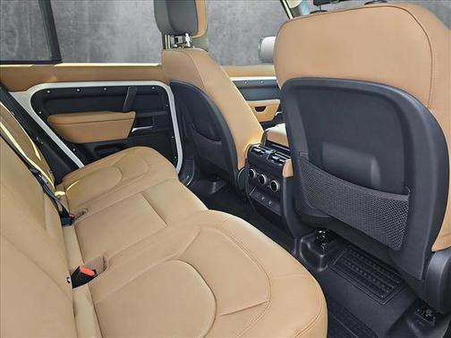 2025 Land Rover Defender X-Dynamic SE