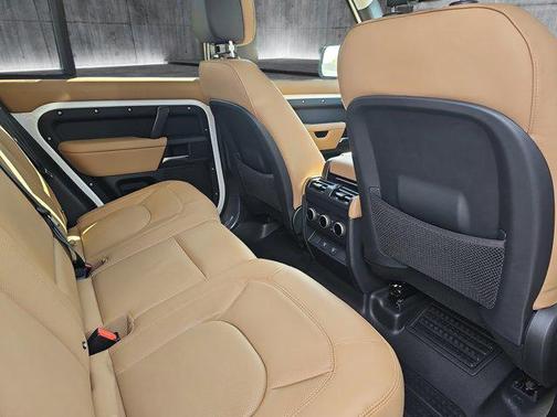 2025 Land Rover Defender X-Dynamic SE