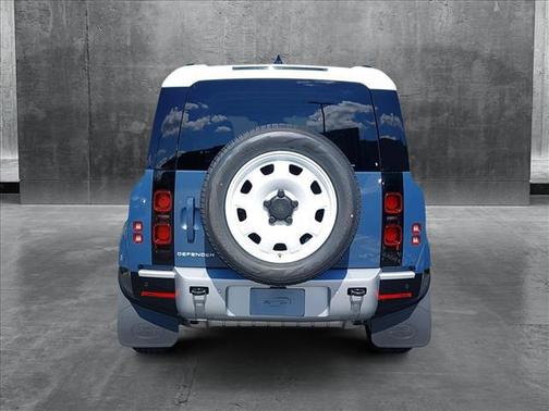 2025 Land Rover Defender 110 P300