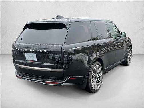2026 Land Rover Range Rover P530 SE 7 Seat