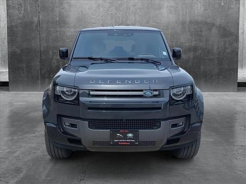 2025 Land Rover Defender 110 V8