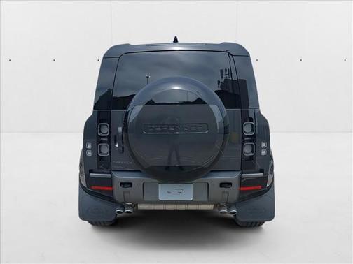 2025 Land Rover Defender 110 V8
