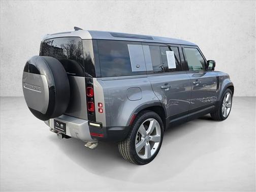2024 Land Rover Defender 110 P500 SE